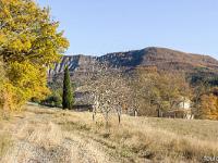 Au nord de la montagne de Gache  Bastide isolée dans la campagne (Nord)