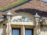 Château de Pierre de Glandevès (XIVe)  Fenètre à meneau à l'Est de la façade Sud