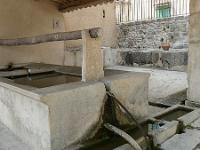 Fontaines, sources et lavoirs  A Vachères (Alpes de Haute Provence)