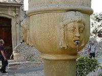 Fontaines, sources et lavoirs  A Vaison-la-Romaine (Vaucluse)