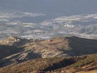 Gourras  Au premier plan le village et le château ruiné de Sigoyer (04). Au second plan vers la droite le village de Ventavon