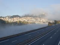 Brumes automnales  Sisteron dans la brume depuis l'autoroute A51