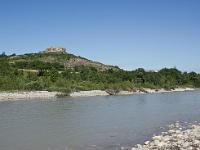 Le Buech  Le Buech - Au loin, les ruines du château de Mison sur son promontoire naturel