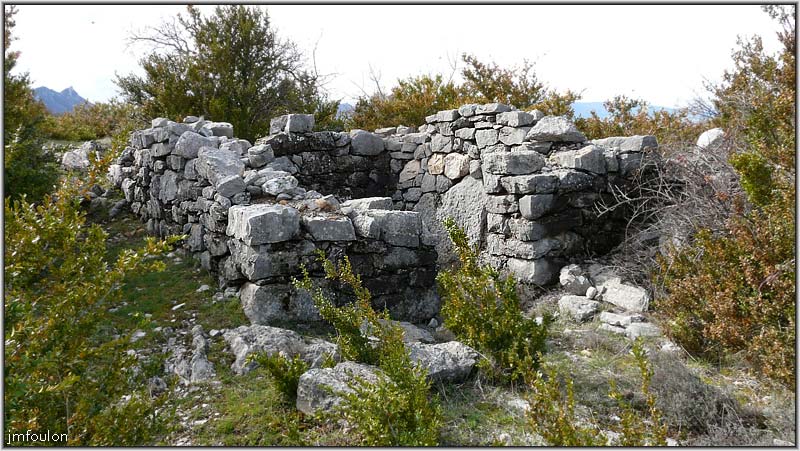 collet-03web.jpg - N° 3 Ruine d'un cabanon carré