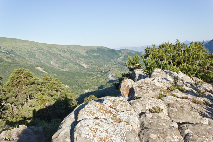 esparron-monges-014web.jpg - Autre vue vers le Nord et Jouère