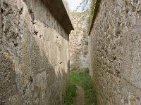 Roscanvel - Le Fort de la Fraternité  La poudrière est entourée de murs