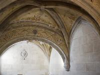 Château de Grignan  L'entrée Renaissance et l'escalier droit.