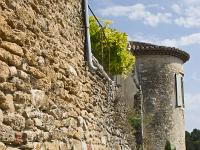 Grignan (Drôme)  Une autre tour, vestiges des remparts