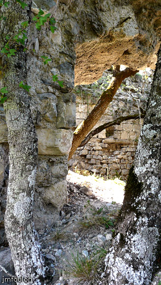 la-batie-40web.jpg - Passons à  l'extérieur de la Tour par  la porte Sud du mur Est