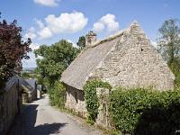 Locronan  Maison au toit de chaume