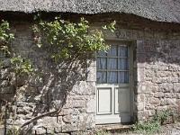 Locronan  Maison au toit de chaume