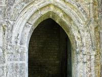 Locronan  L'autre porte d'entrée de la chapelle Notre-Dame-de-Bonne-Nouvelle
