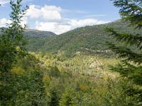 Ubac de Lure - septembre 2015  Entre les montagne de Pélegrine au loin et Sumiou à gauche, le Pas des Portes