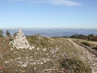 Montagne de Lure (1826 m)  Sur la crête - Cairn
