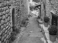 Lurs  Ruelle dans le centre du village