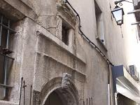 Manosque - Vieille ville  Belle porte rue d'Enfer