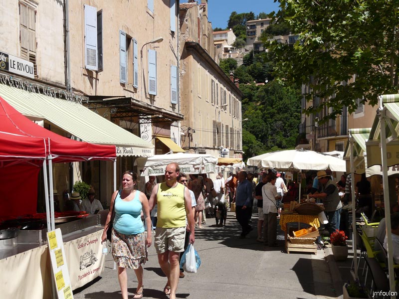apt-marche-04web.jpg - Quelques emplètes en amoureux !