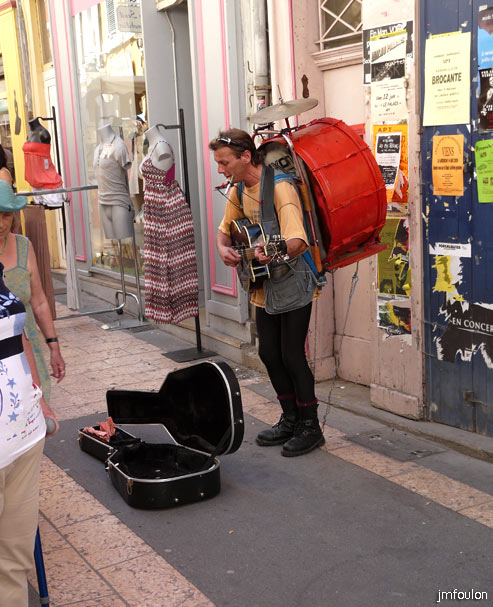 apt-marche-06web.jpg - Homme orchestre