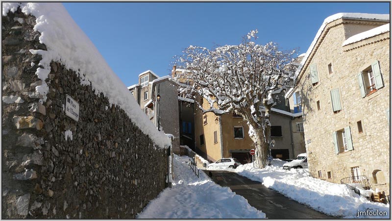 neige-11-1-2010-09.jpg - Montée du Plan d'eau vers la rue Chapuzie