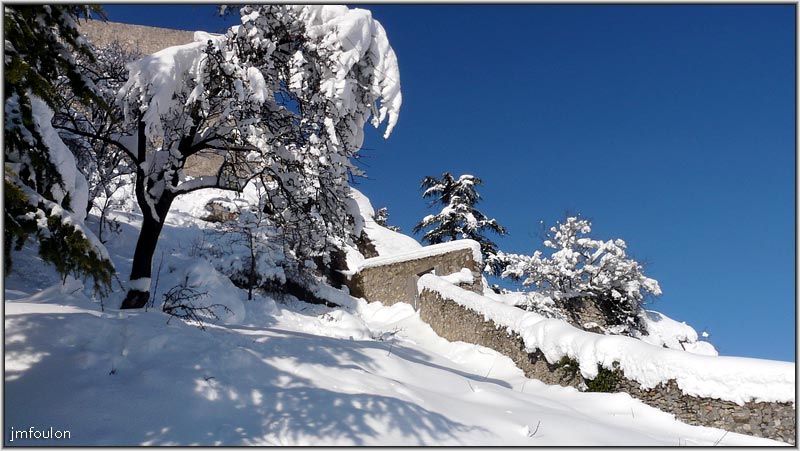 neige-11-1-2010-31.jpg - Est du rempart sud de la citadelle