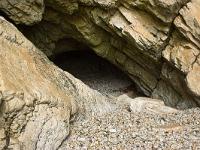 Crozon - Plage de Goulien  Grottes à l'Ouest de la plage de Goulien