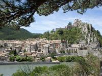 Rando - Grotte du Trou de l'Argent  Vue sur la vieille ville de Sisteron au départ de la rando