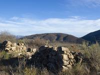 Sisteron - Restanques  On y trouve aussi quelques cabanons de pierres sèches totalement ruinés