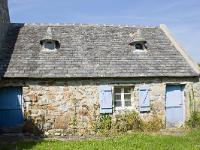 Rostudel  Le Hameau de Rostudel près du cap de la Chèvre - Une des maisons les plus typiques avec son toit d'ardoises (les plus grandes en bas et les plus petites au fait)