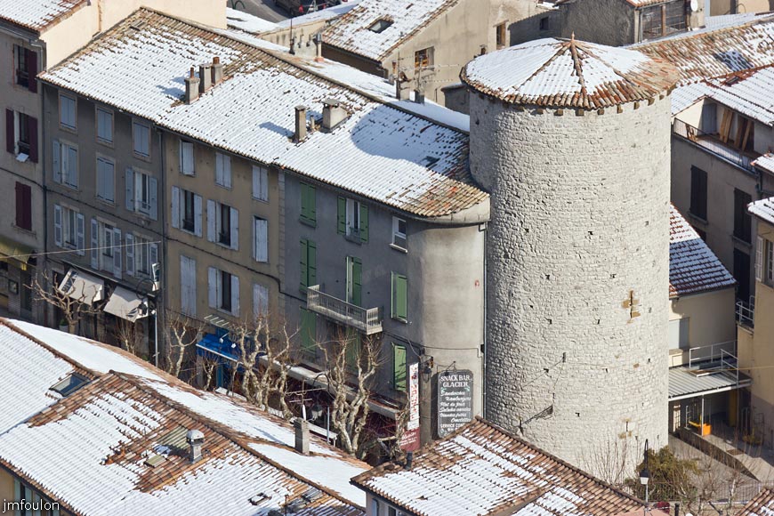 sist-du-molard-LR-10web.jpg - Tour des Gents d'Arme à l'entrée de la rue de Provence