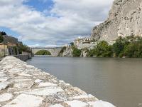 Sisteron - Alpes de Haute Provence  La Durance et le pont de la Baume depuis la promenade Louis Javel