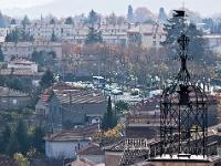 Sisteron - Un autre regard  Vue automnale depuis le haut de la rue des Remparts au quartier de la Coste