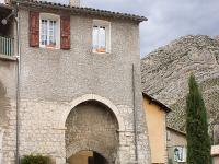 Sisteron- Andrônes, couverts et ruelles en escalier  Quartier de Bourg-Reynaud - Porte de la Nière