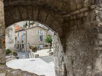 Sisteron- Andrônes, couverts et ruelles en escalier  Quartier de Bourg-Reynaud - Porte de la Nière