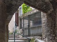 Sisteron- Andrônes, couverts et ruelles en escalier  Quartier de Bourg-Reynaud - Andrône reliant la rue Fond Chaude à la rue Saunerie