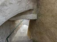 Sisteron- Andrônes, couverts et ruelles en escalier  Passage couvert en escalier entre la rue du Rieu et la cathédrale ND des Pommiers