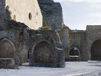 Sisteron - La Baume - Cloître St Dominique  Enfeus au Nord du cloître à gauche