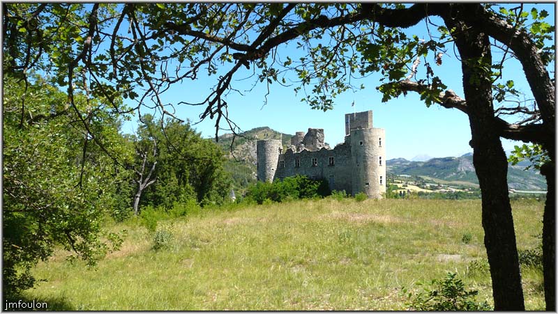 tallard-chateau-50web.jpg - Vue générale sur la partie Est du château