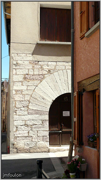 tallard-40web.jpg - Angle Sud/Est des rues Chevallerie et de la Placette