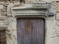 Taulignan - Drôme provençale  A l'intérieur de l'enceinte fortifiée - Maisons du XVe, XVIe et XVIIe siècles