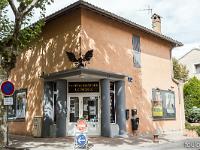 Laragne-Montéglin  Cinéma Le Phénix à l'angle des rues de l'Hôtel de Ville et de la rue de la rue de la Paix ...