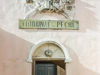 Martigues - L'île  Prud'homie de Pêche - Elle a été construite en 1930 et est depuis le siège de la juridiction des pru'hommes du quartier maritime de Martigues, institution datant du XVème siècle.