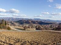 Boucle Sisteron Le Molard - Le Thor  Champ labouré en bordure de la route le Thor/Super Sisteron