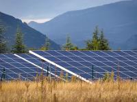 Par un jour d'orage ...  Panneaux solaires et orage sur la vallée du Sasse
