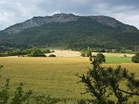 Montagne de Briasc  La Baume et son adret depuis le chemein qui monte vers la montagne de Briasc