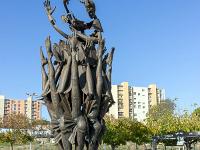 Port de Bouc - Bouches du Rhône  Sculptures de Raymond Moralès