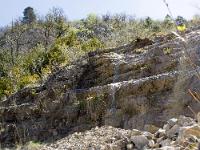 Rando -Gorges de la Méouge  Une des petites cascades qui rendent le sentier impraticable dans les périodes froides de l'hiver.