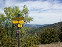 Rando -Gorges de la Méouge  Ici, je vais prendre à gauche pour rejoindre le pont roman. Il est aussi possible de passer par Antonaves.