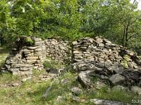 A l'Est de Saint Symphorien  Bergerie en ruine