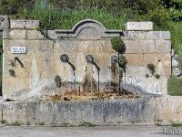 Pic et crête de Saint Cyr  Fontaine d'Antonaves au départ de la rando. Photos du village en fin d'album
