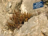 Sisteron - Ancienne route Napoléon  Plaque apposée sur la roche nous rappelant le passage de Napoléon le 5 mars 1815